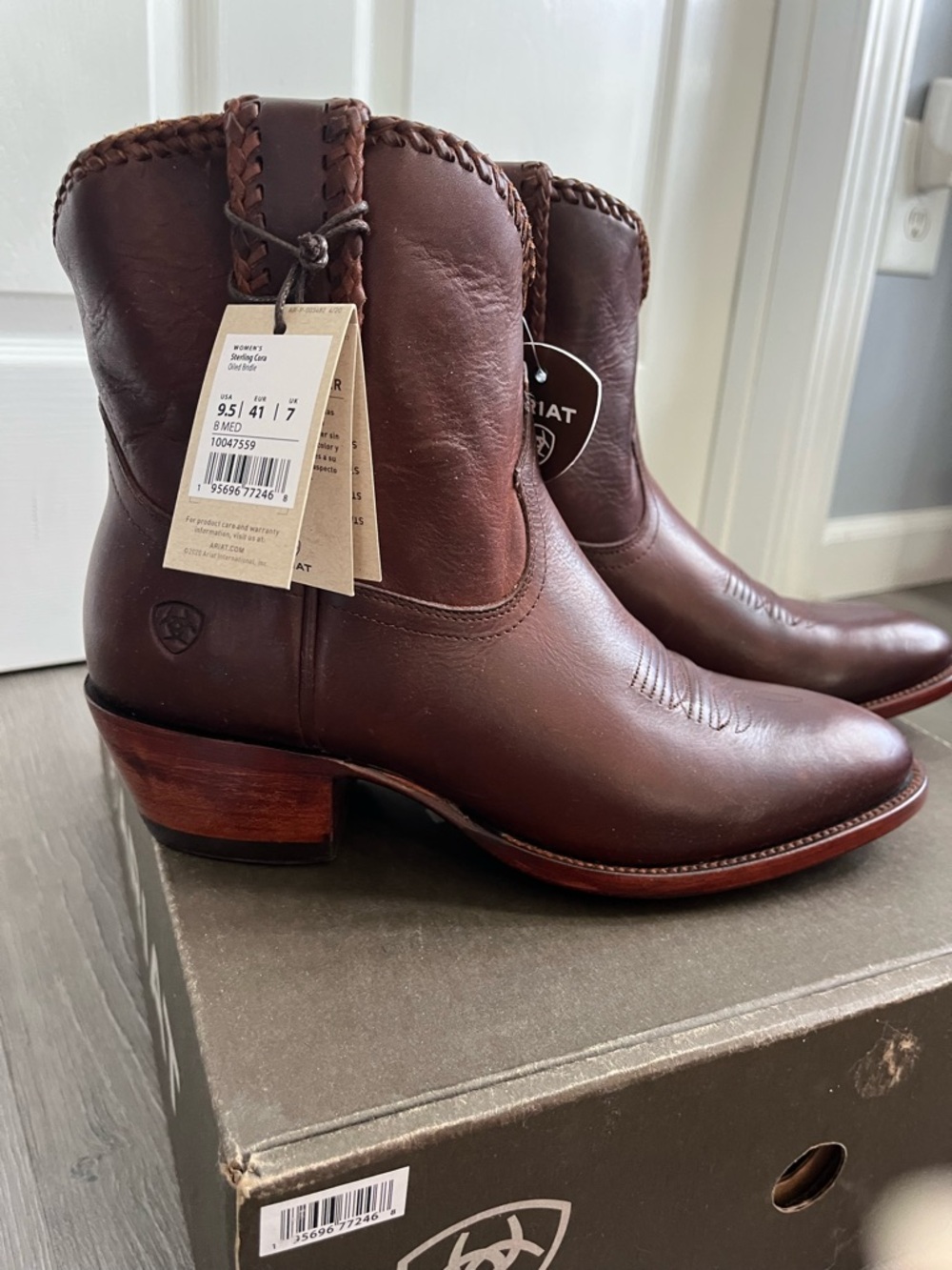 Ariat Brown Leather Short Western Boots with Braided Topline 9.5 - Picture 2 of 8